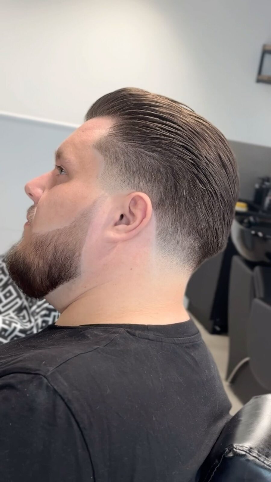 Slick back z taperem
